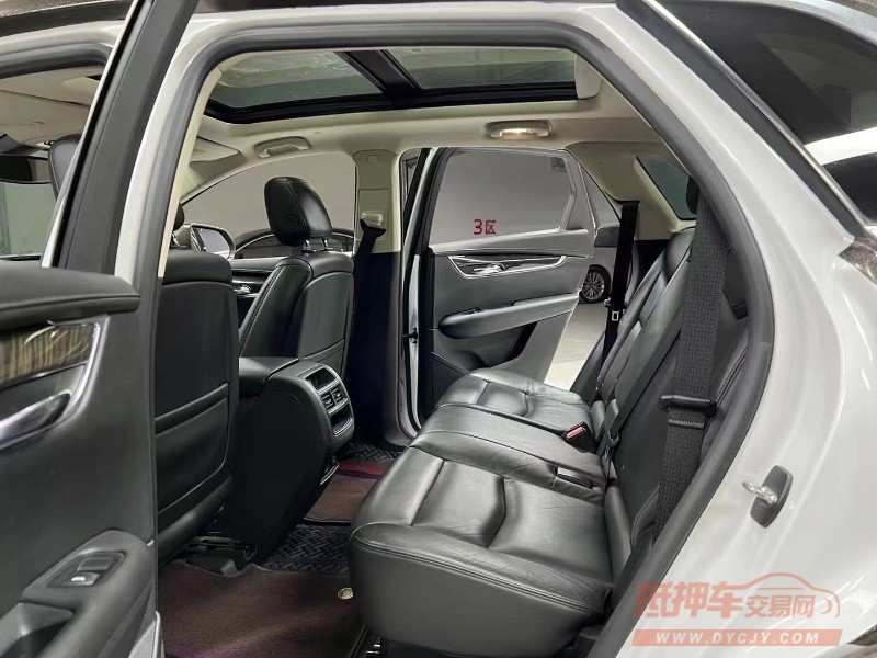 成都17年凯迪拉克XT56