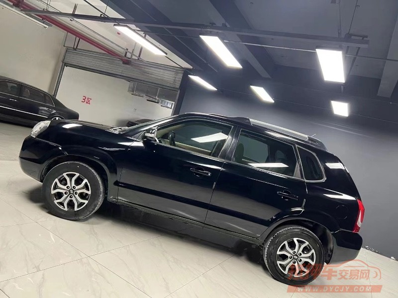 成都13年现代途胜3