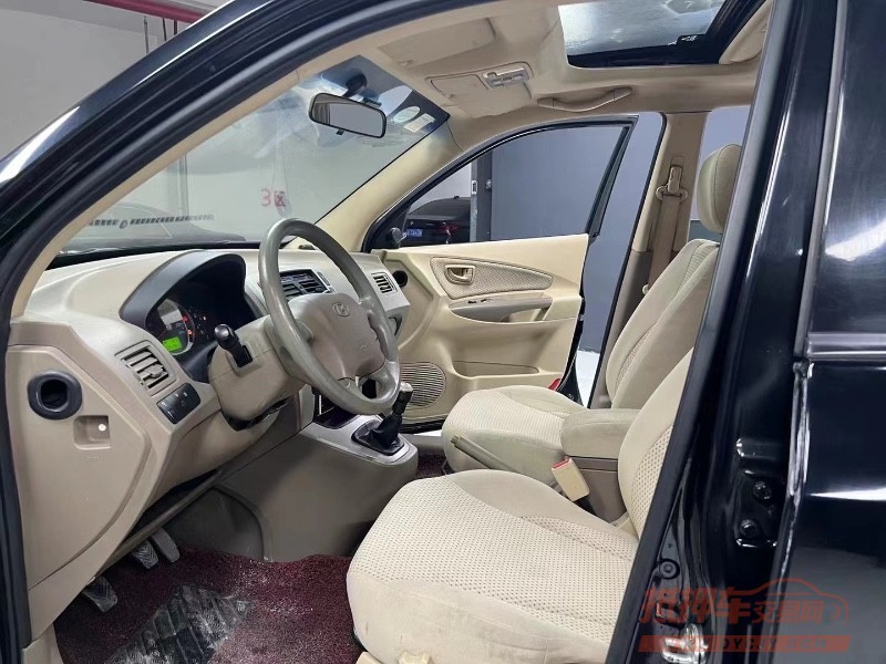 成都13年现代途胜8