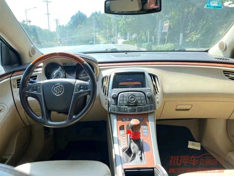 宜昌09年别克君越7