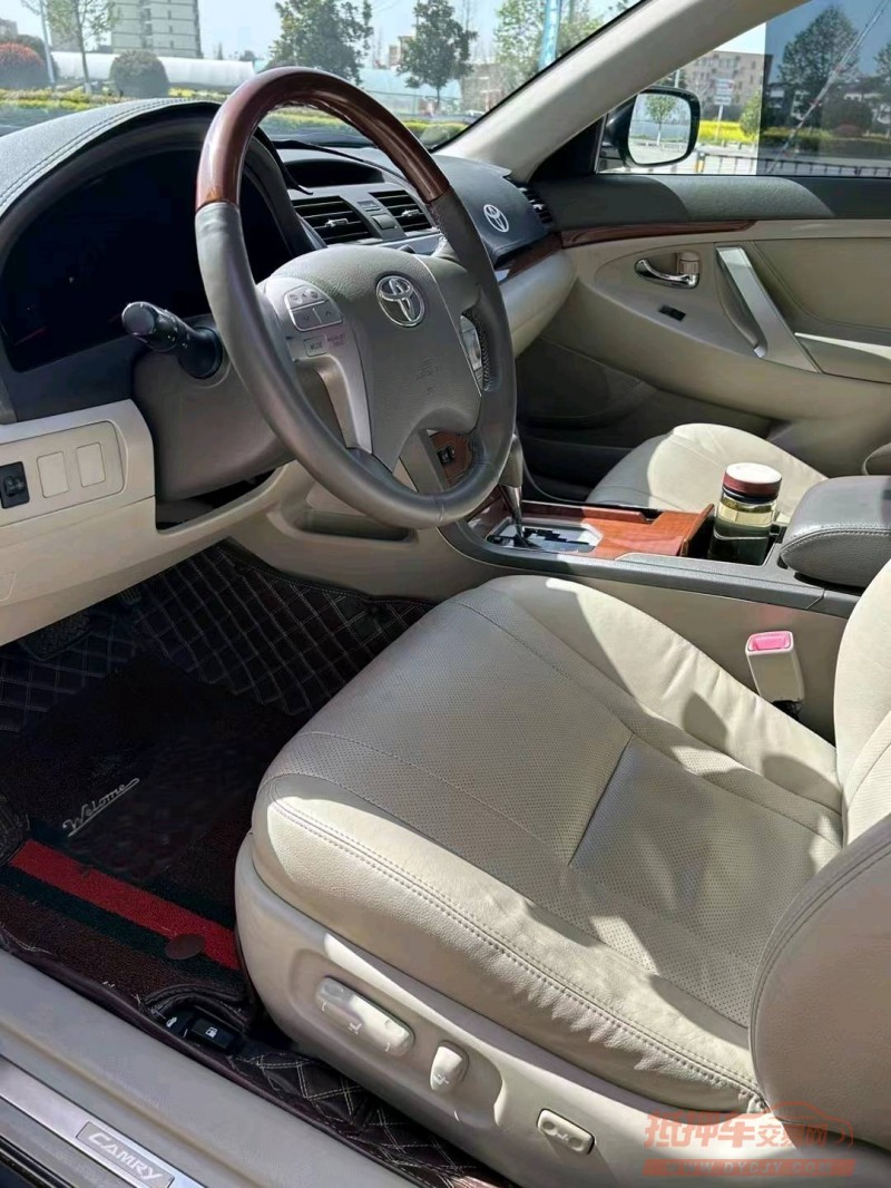 宜昌15年丰田凯美瑞4