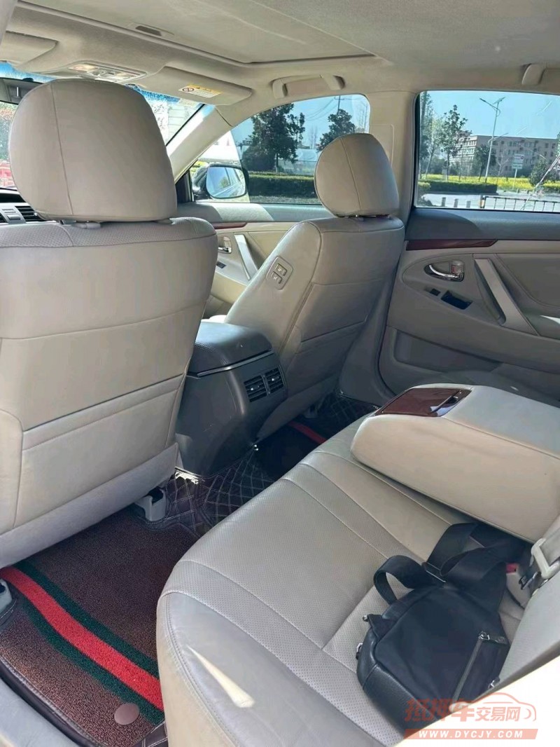 宜昌15年丰田凯美瑞9