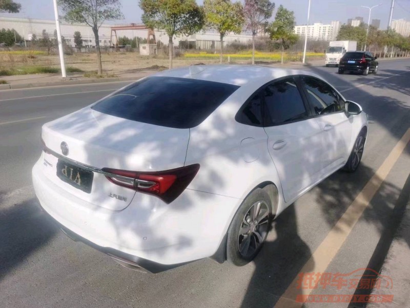 宜昌20年别克威朗4