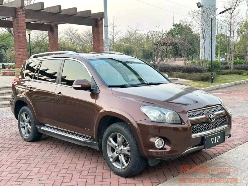 珠海13年丰田RAV42