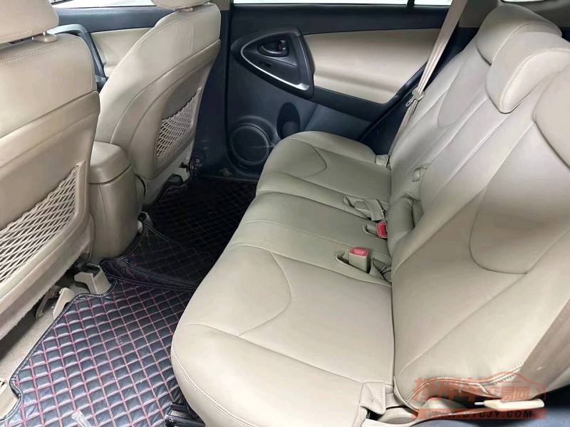 珠海13年丰田RAV45