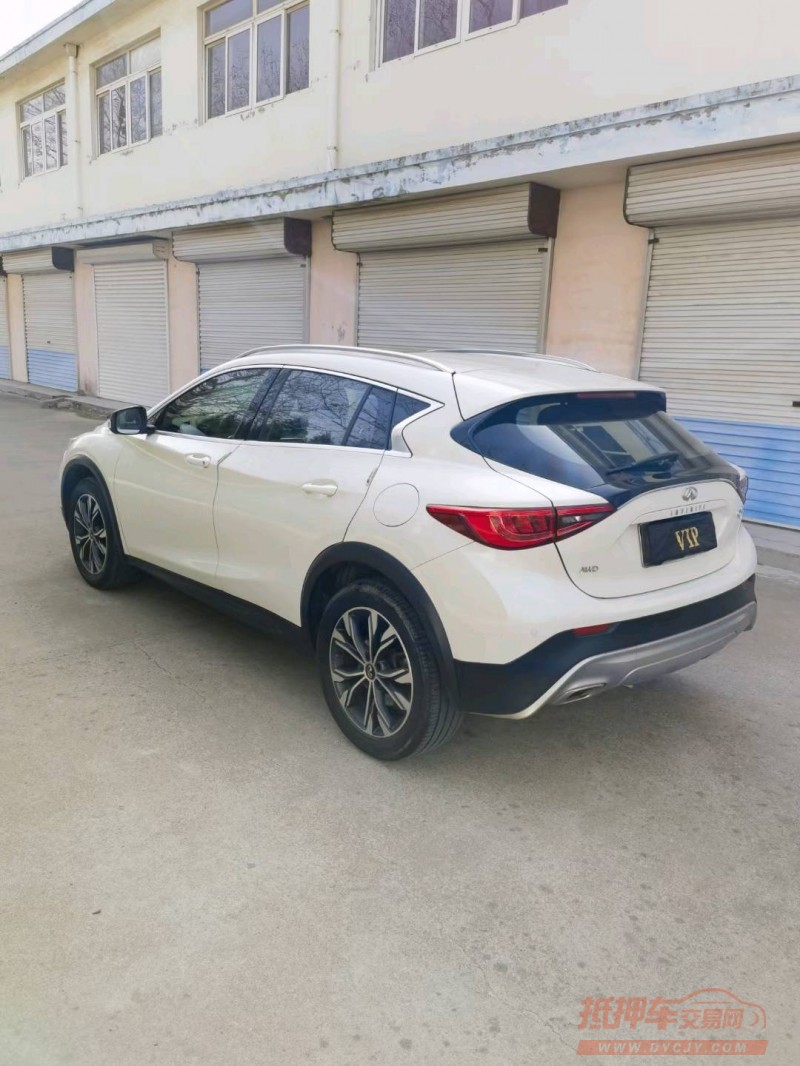 青島17年英菲尼迪Q302