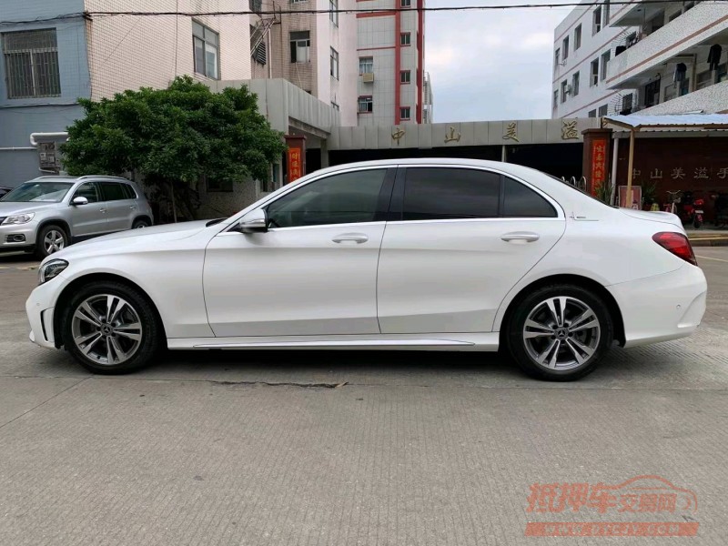 中山19年奔驰C3
