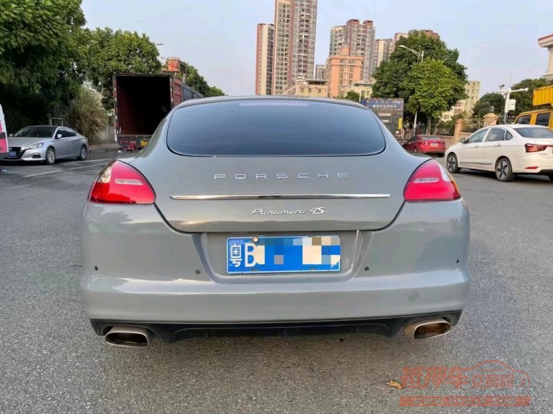 广州12年保时捷帕拉梅拉1