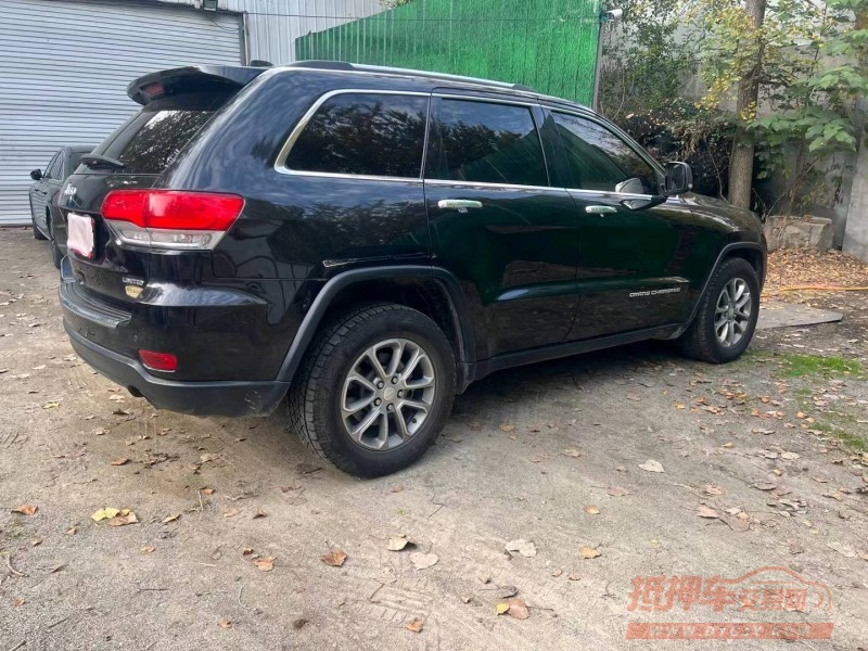 徐州14年Jeep大切诺基8
