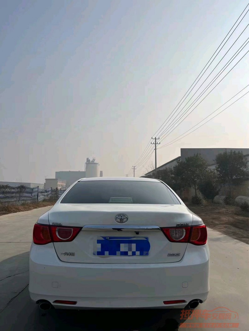 北京13年丰田锐志3