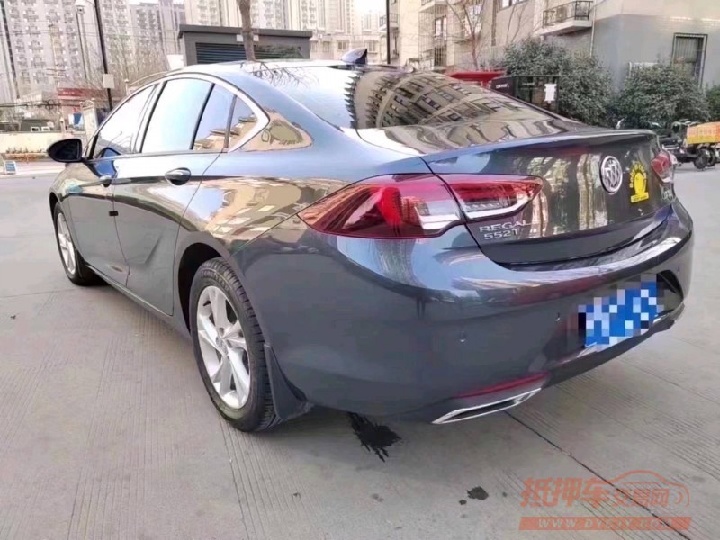 济宁21年别克君威8