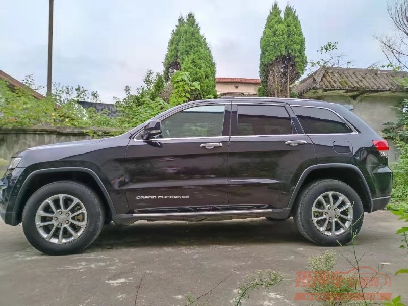 北京17年Jeep大切诺基2