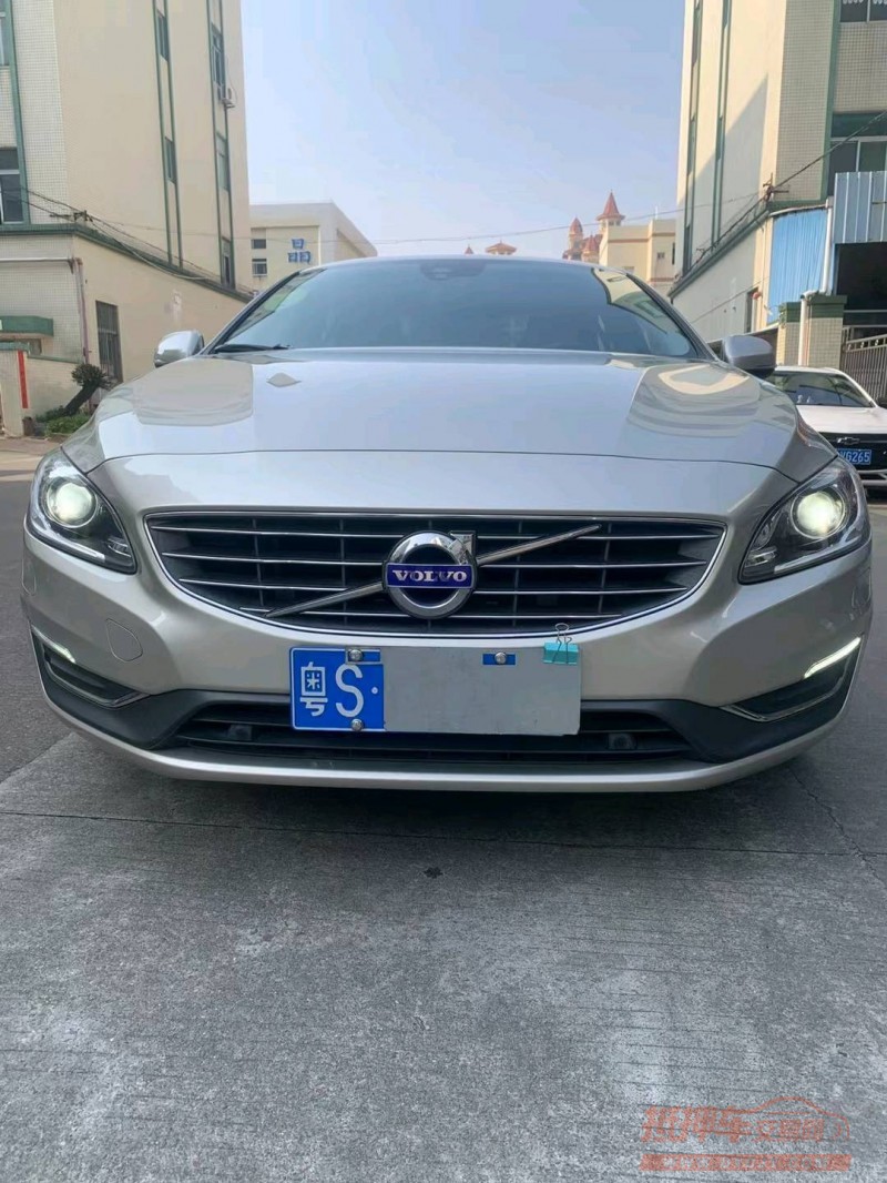 中山16年沃尔沃S60L1
