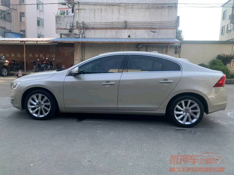 中山16年沃尔沃S60L3