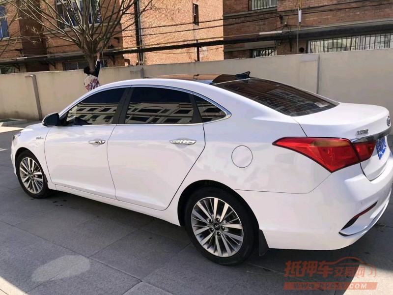 保定17年现代名图5