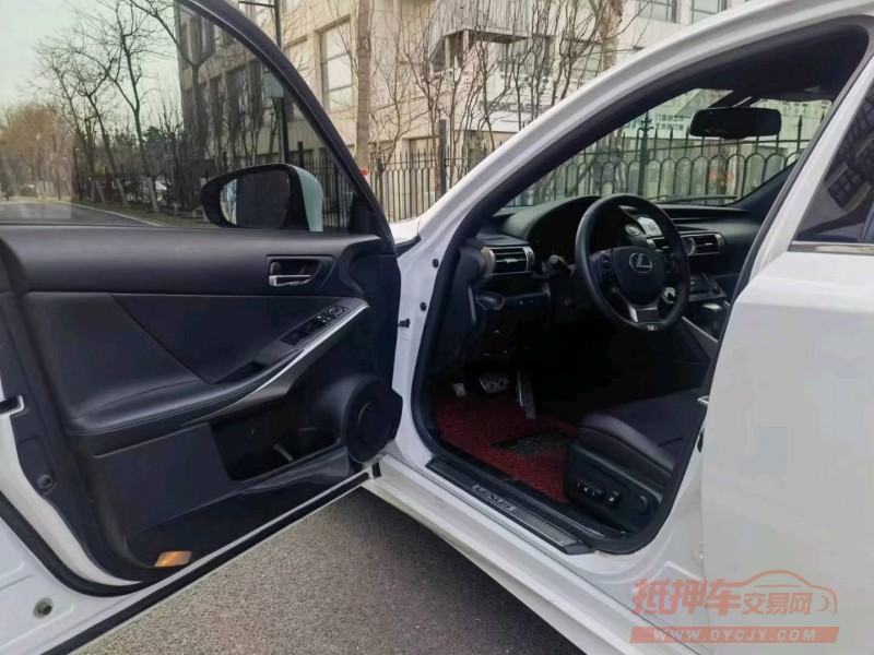 保定14年雷克萨斯IS6