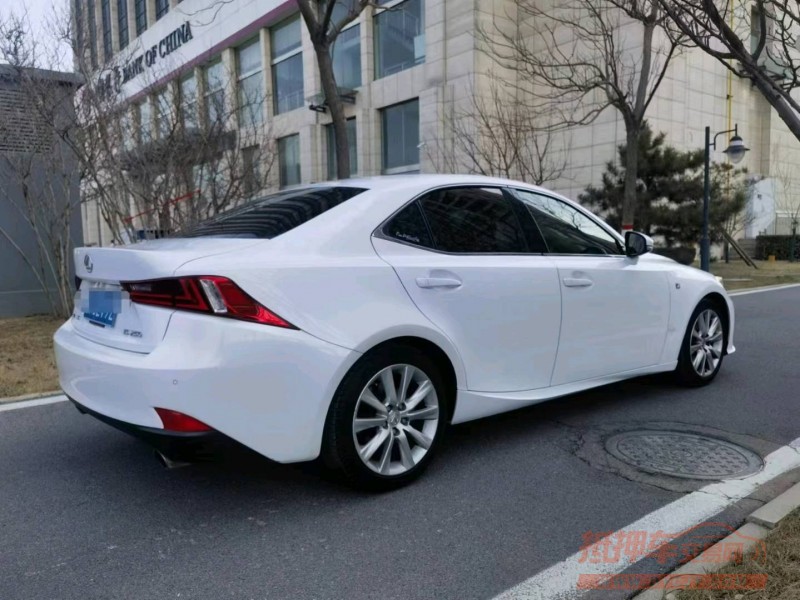 保定14年雷克萨斯IS2