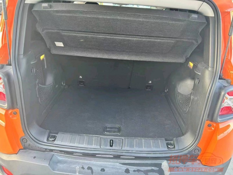 石家庄19年Jeep自由侠9