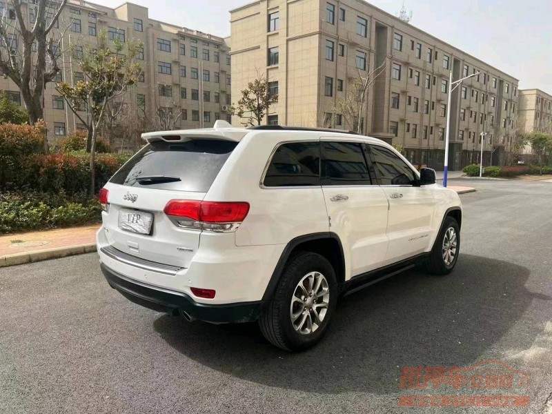 东营17年Jeep大切诺基4