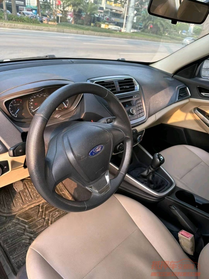 东莞15年福特福睿斯5