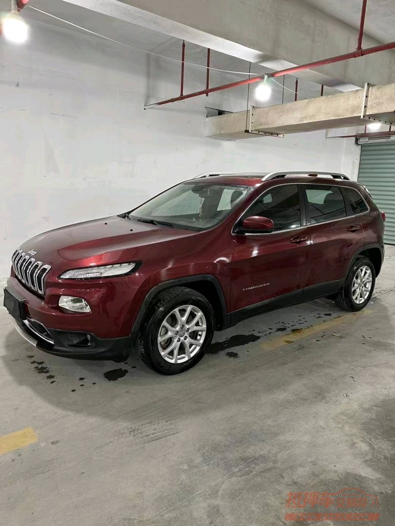 珠海17年Jeep自由光2