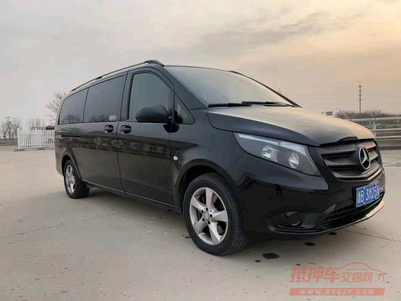 天津18年奔驰威霆2