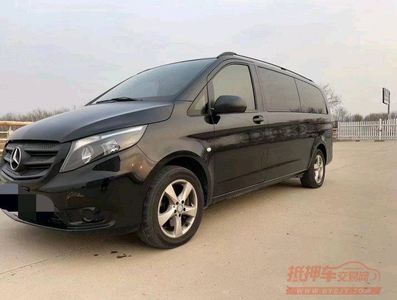 天津18年奔驰威霆5