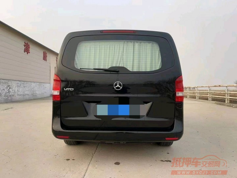 天津18年奔驰威霆7