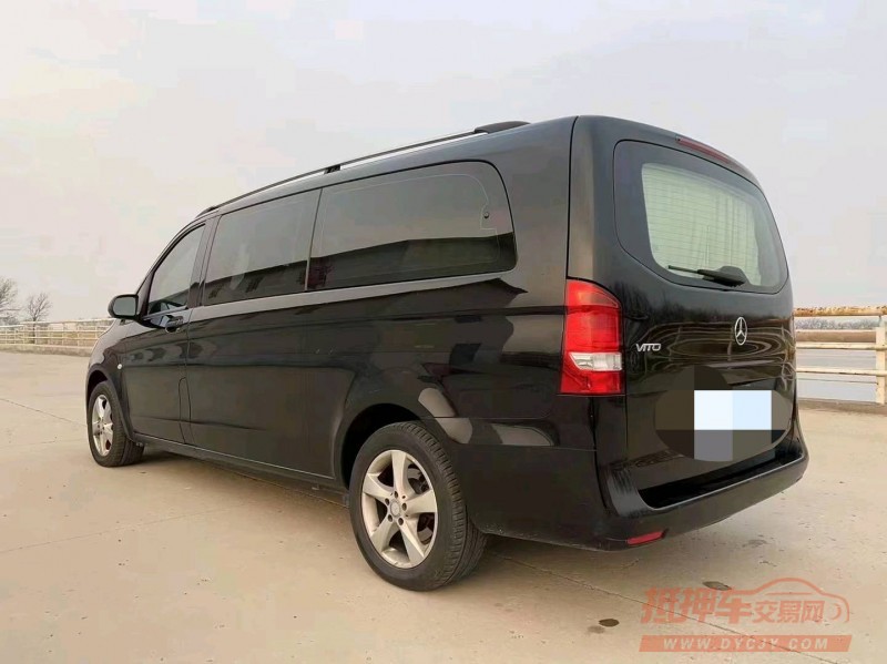 天津18年奔驰威霆8