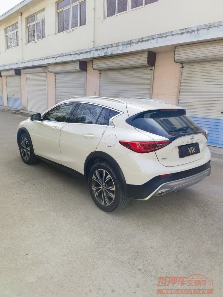 青島17年英菲尼迪QX302