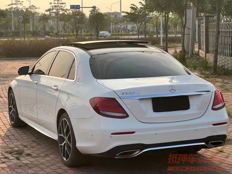 广州17年奔驰E4