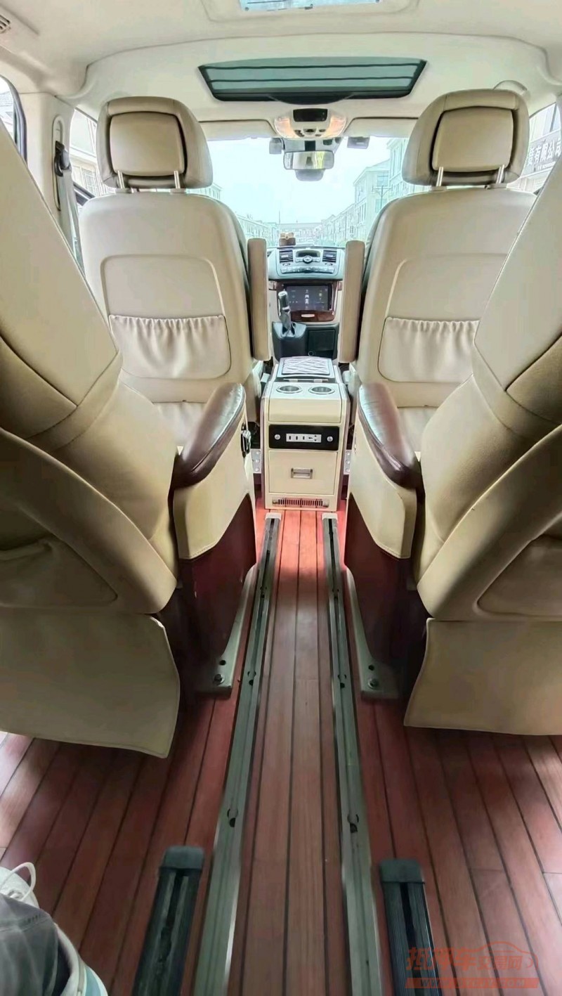 枣庄15年奔驰唯雅诺4