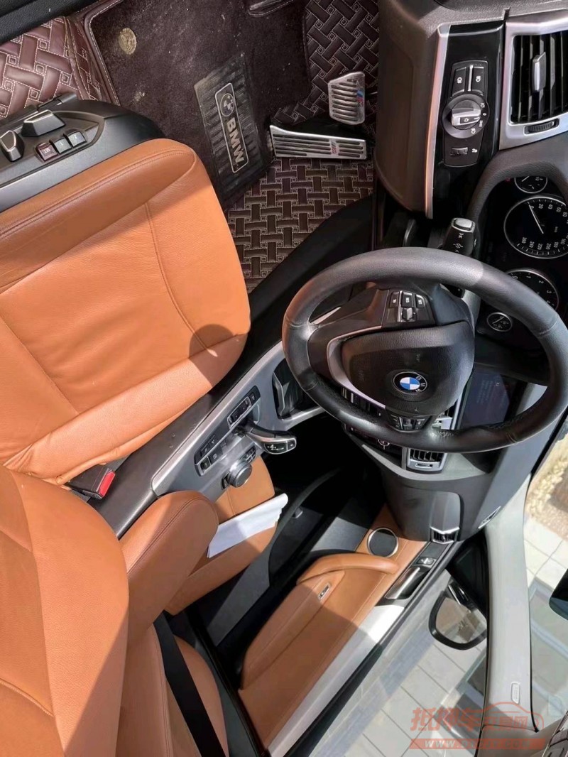 济南16年宝马X41