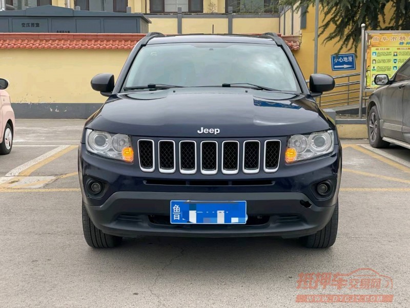 济宁13年Jeep指南者1