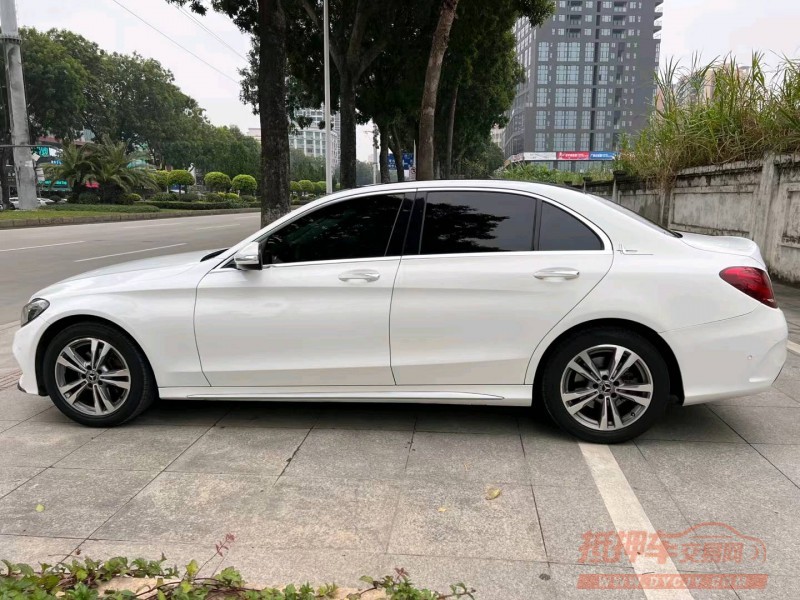 广州18年奔驰C8