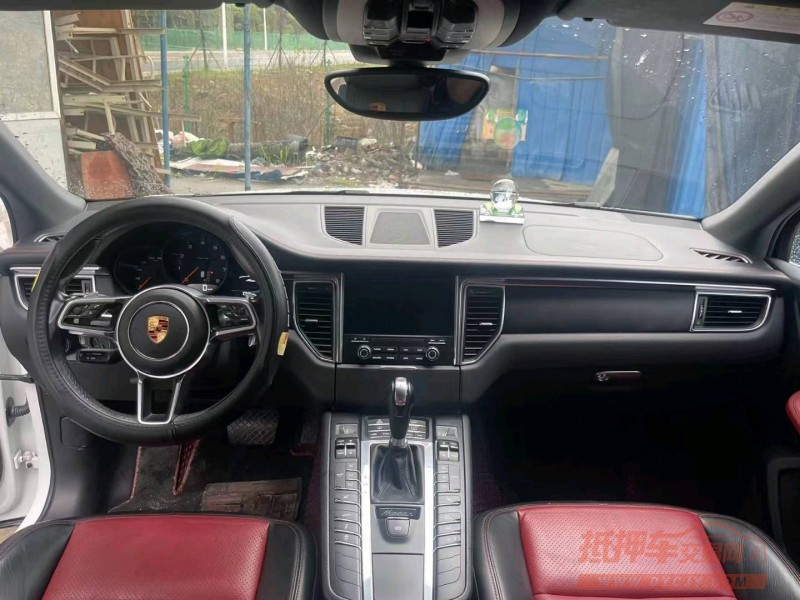广州18年保时捷Macan4