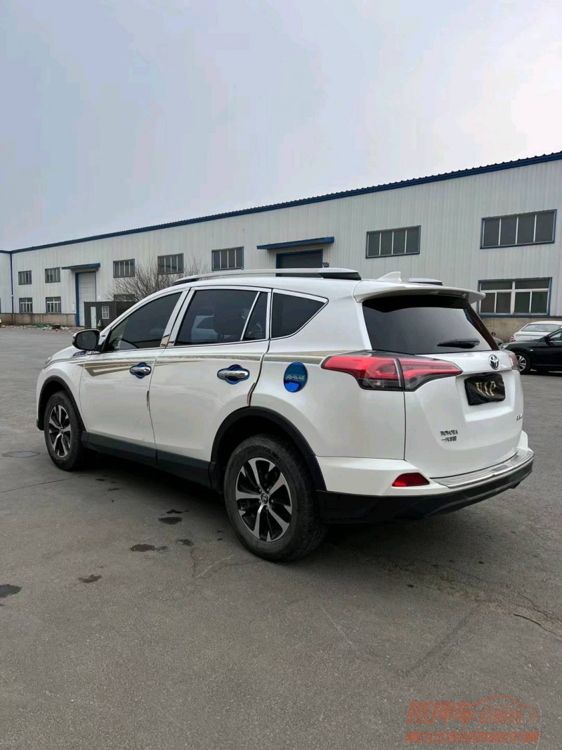 沈阳17年丰田RAV44