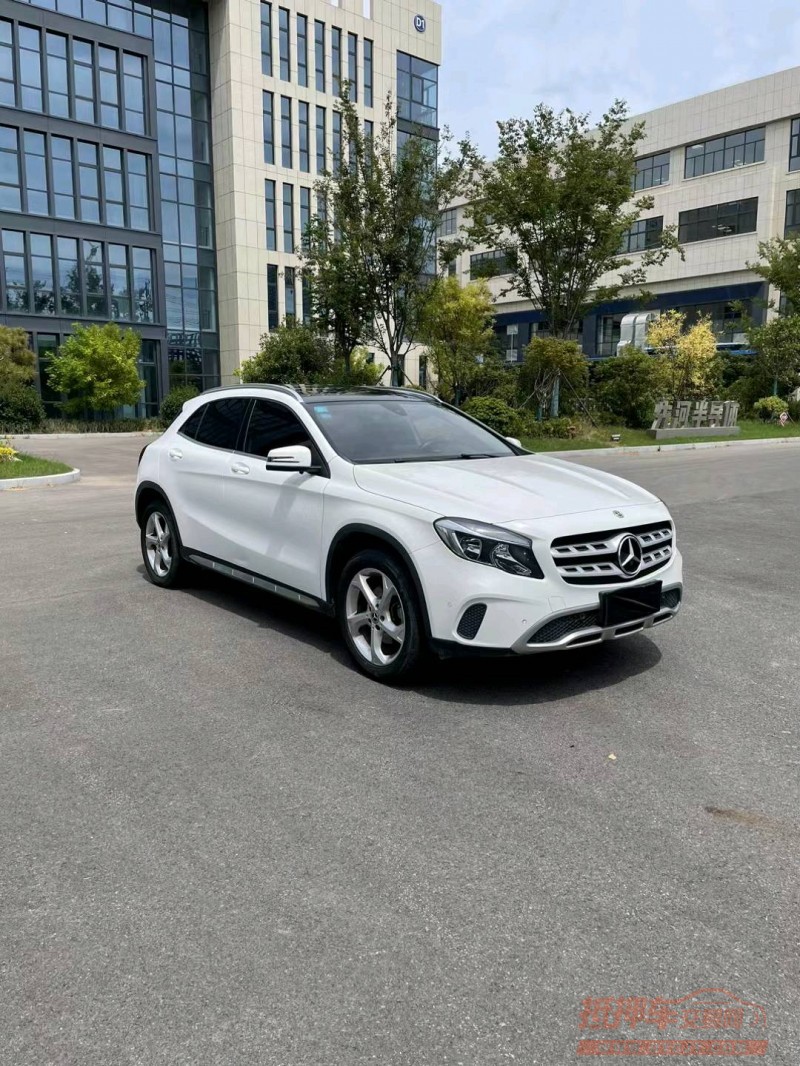 宿迁19年奔驰GLA3