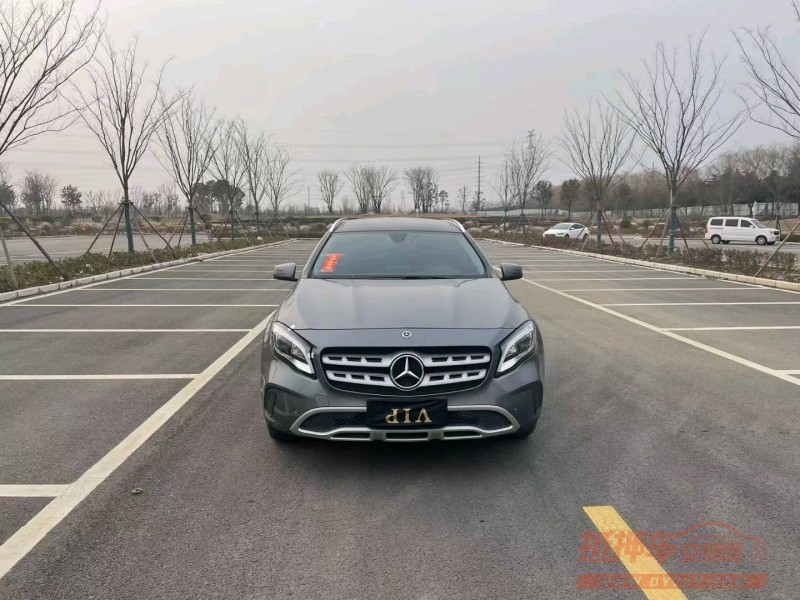 徐州18年奔驰GLA1