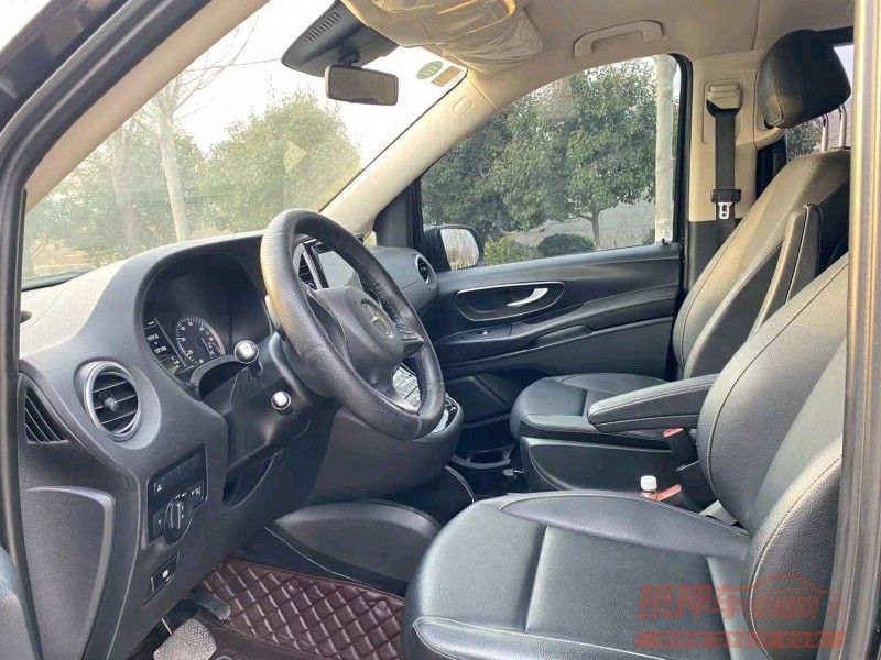 徐州17年奔驰威霆8