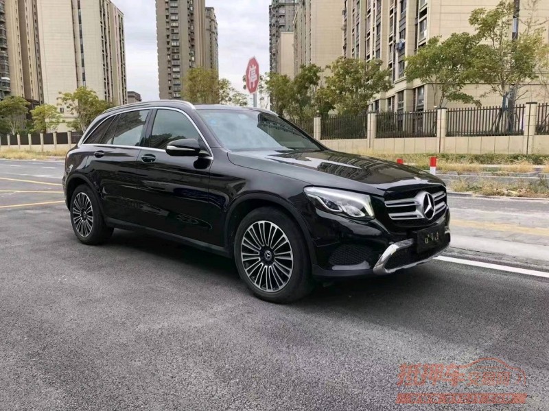 苏州19年奔驰GLC2