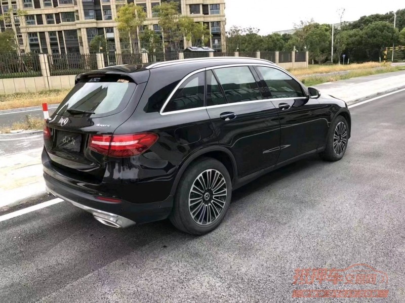 苏州19年奔驰GLC7