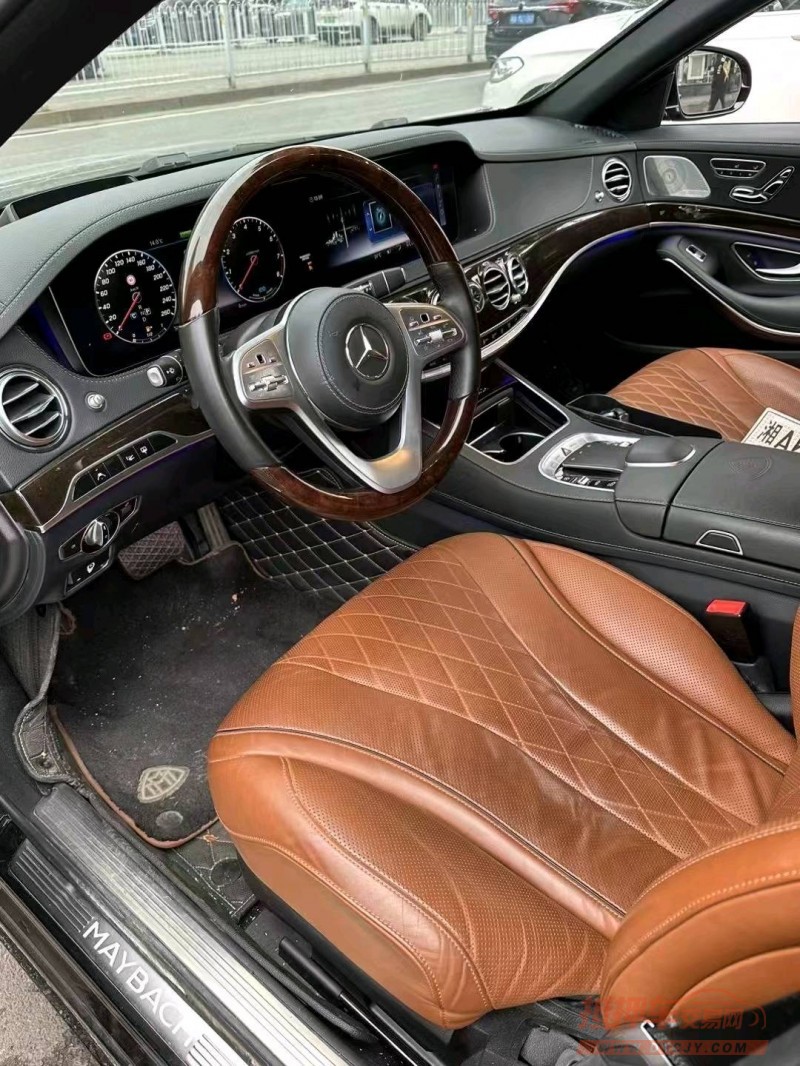 广州21年奔驰迈巴赫S级5