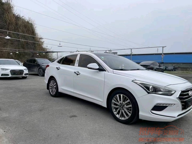 宜昌17年现代名图2