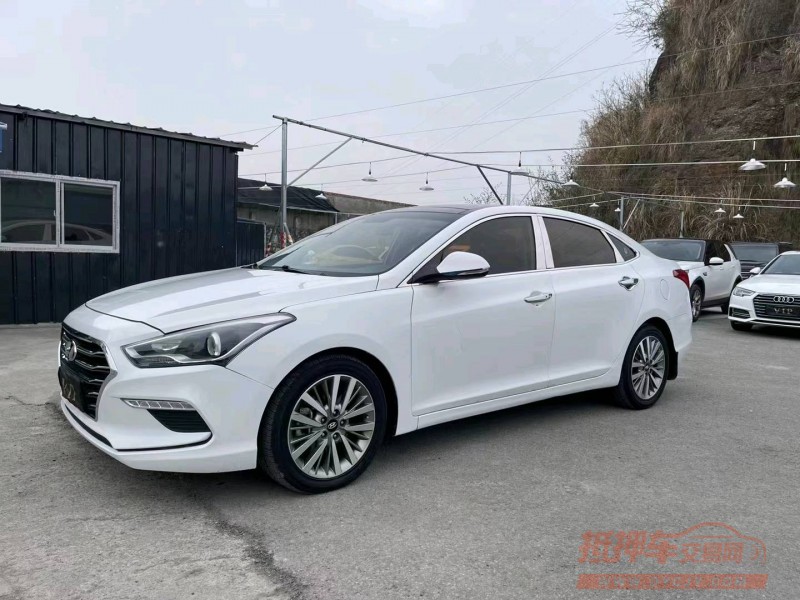 宜昌17年现代名图3