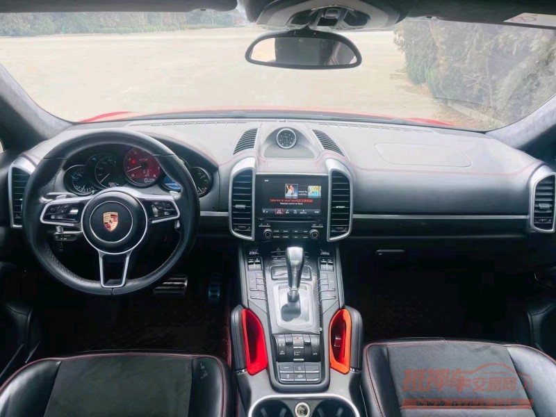 济南17年保时捷卡宴3