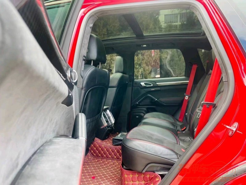 济南17年保时捷卡宴5