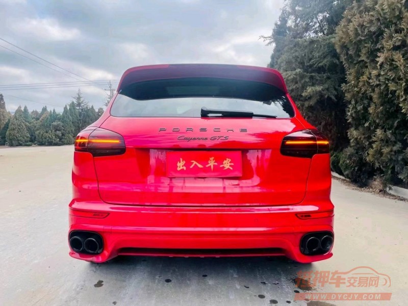 济南17年保时捷卡宴9