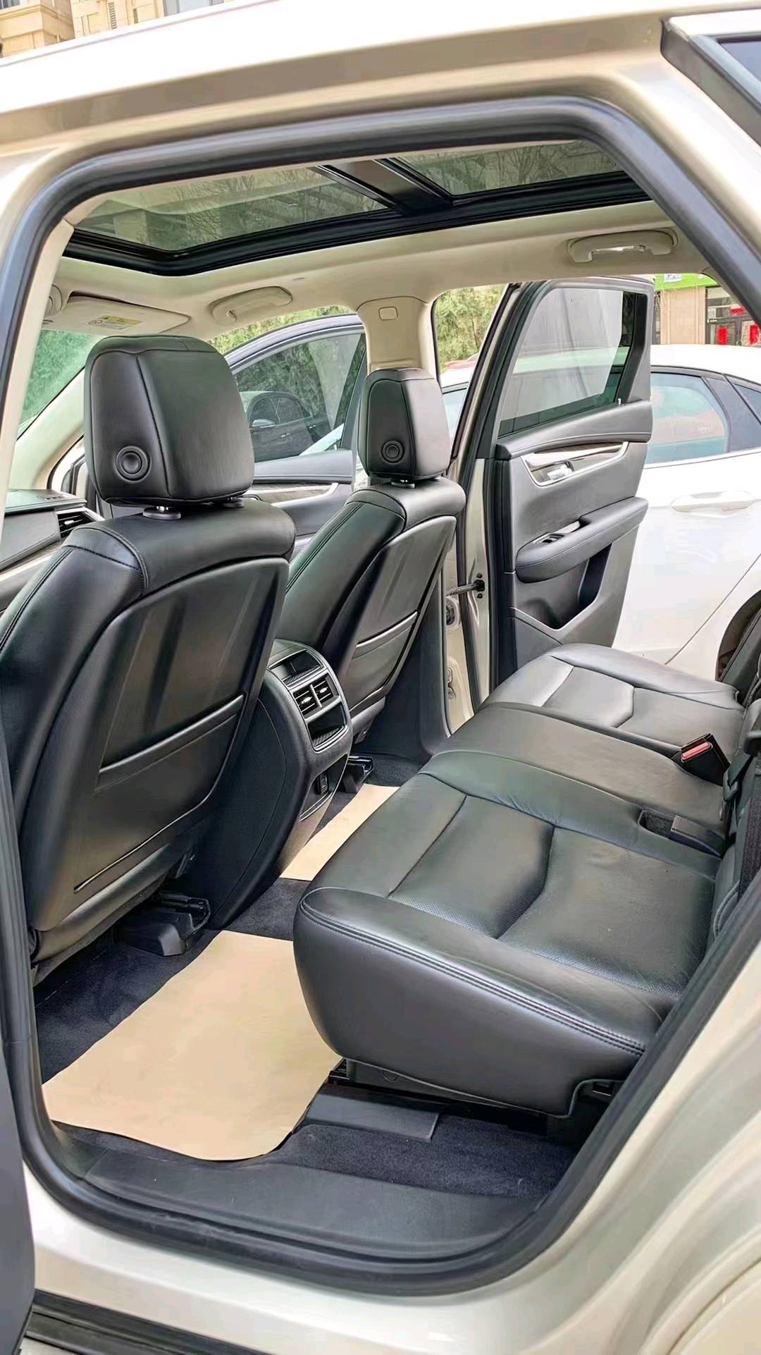 廊坊16年凯迪拉克XT55