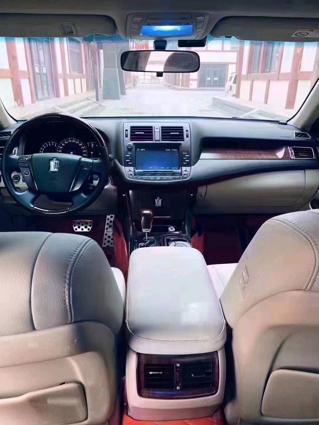 保定11年丰田皇冠3